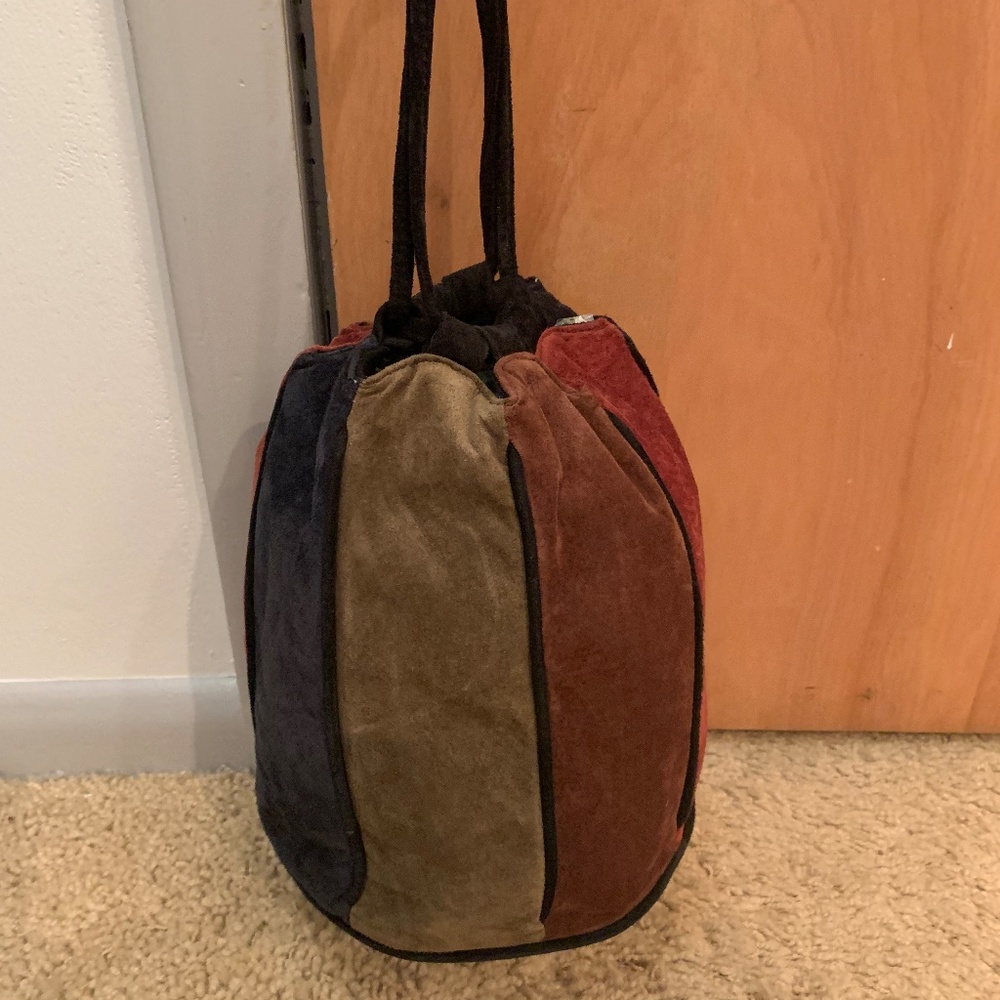 VINTAGE ADRIENNE VITTADINI LEATHER SUEDE COLOR BLOCK BUCKET HANDBAG